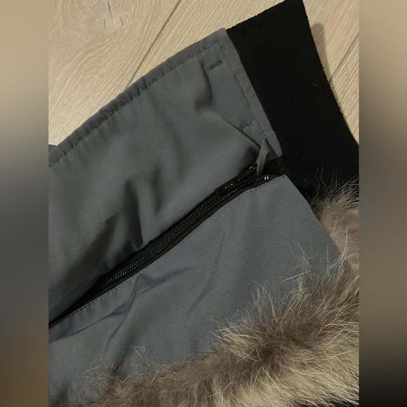 Canada Goose Women’s Size Small Authentic - Picture 6 of 7